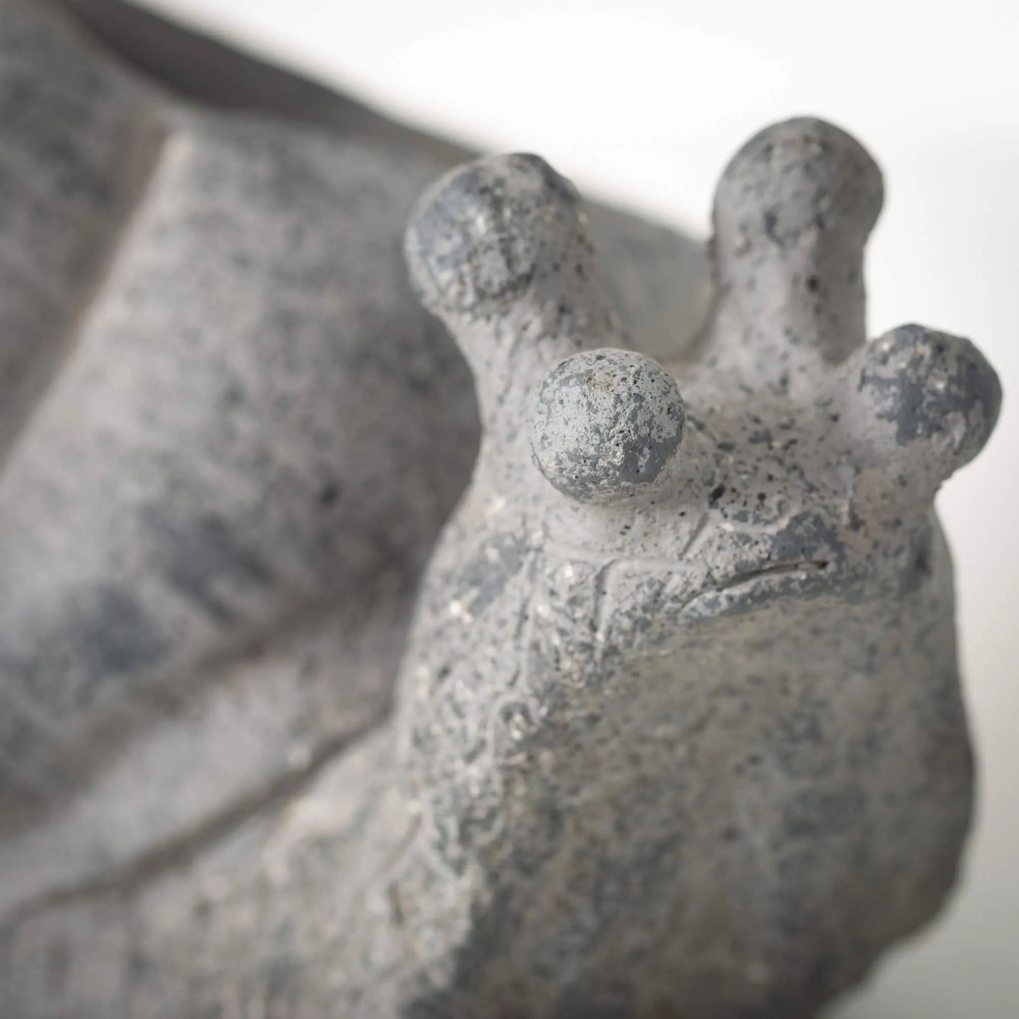 Charcoal Snail Planter