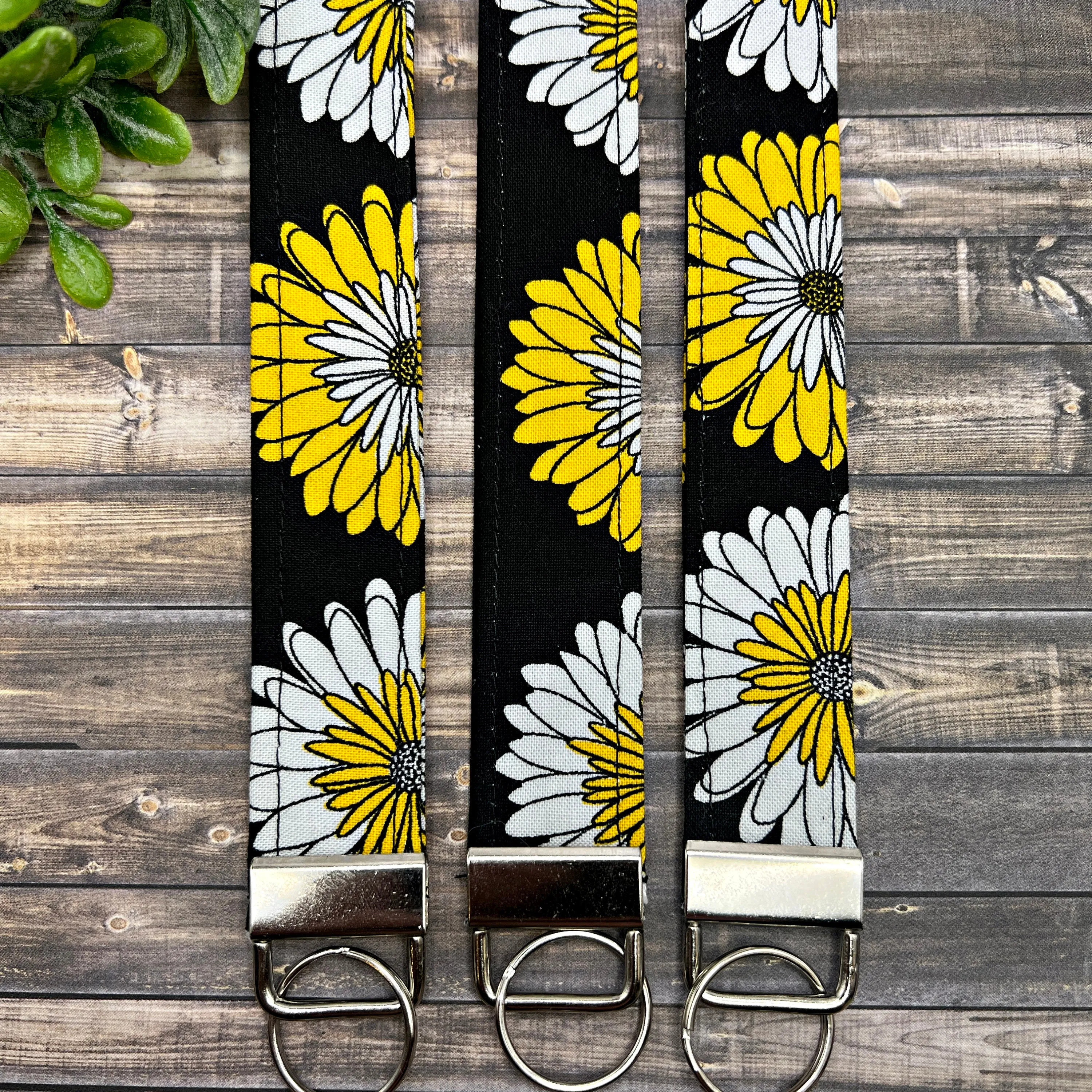 Daisy Black and Yellow White Daisies Handmade Wristlet Keyfob, Wrist Key Fob, Cotton Key Fob, Gift Idea