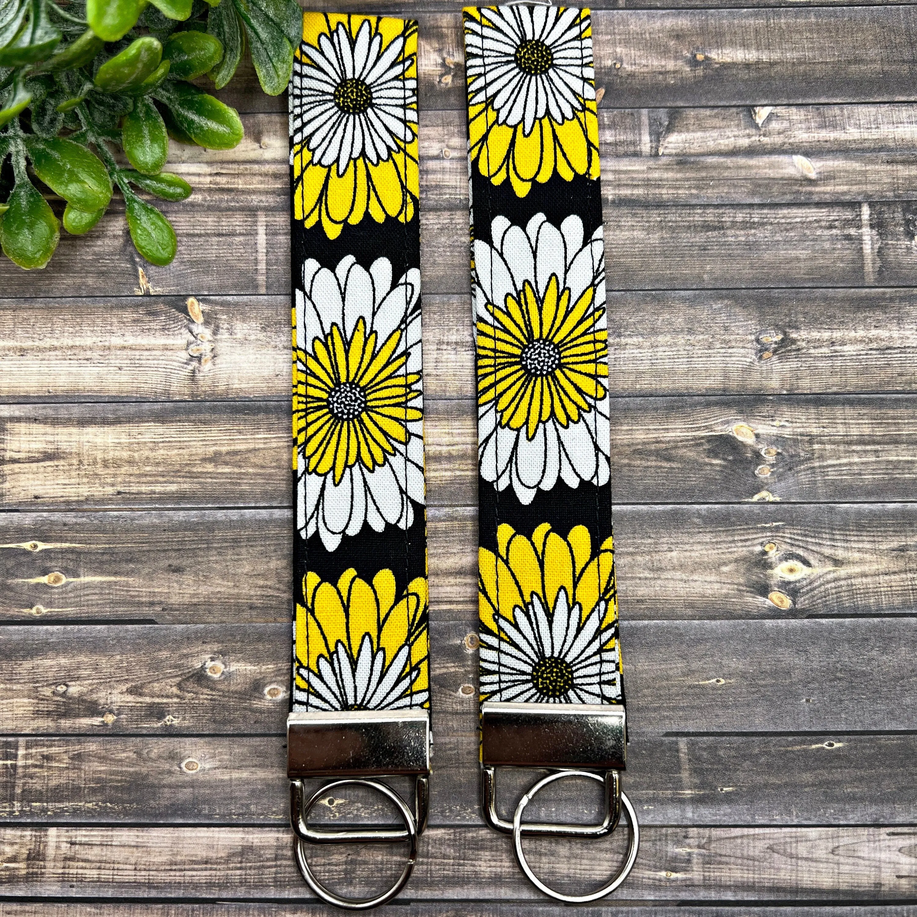 Daisy Black and Yellow White Daisies Handmade Wristlet Keyfob, Wrist Key Fob, Cotton Key Fob, Gift Idea