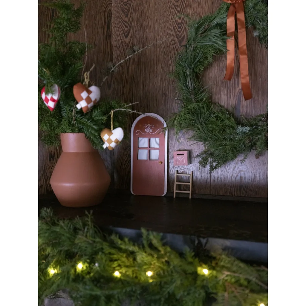 Elf Door - Christmas - Cinnamon