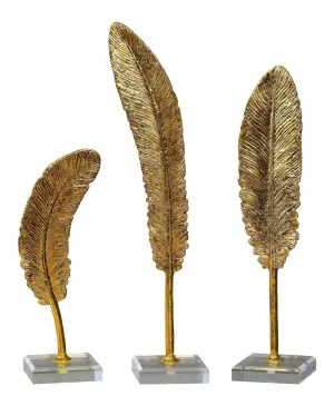 FEATHER SCULPTURE, MEDIUM