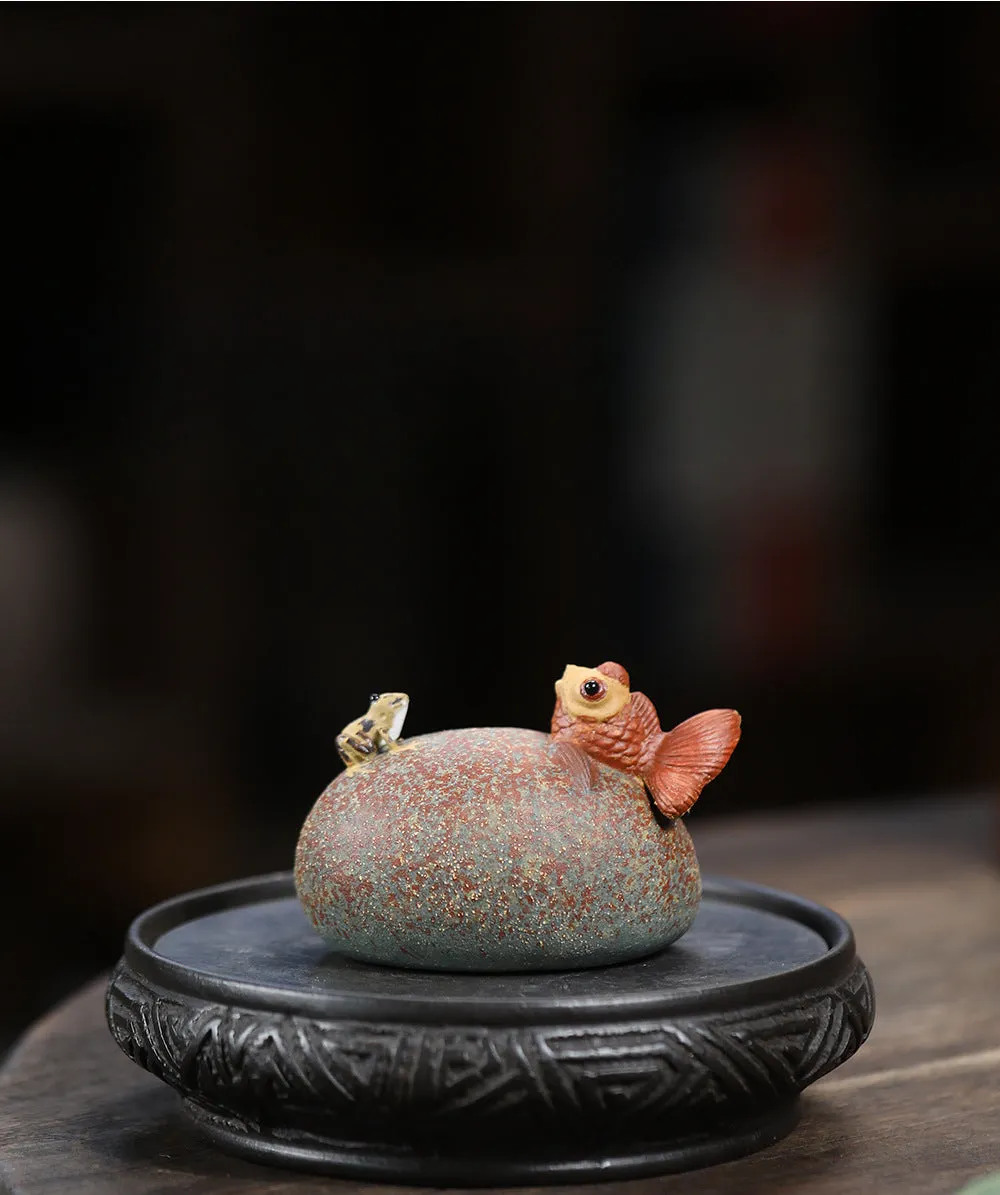 Gohobi Handmade Ceramic YiXing Clay Goldfish and Frog Ornament Tea pet