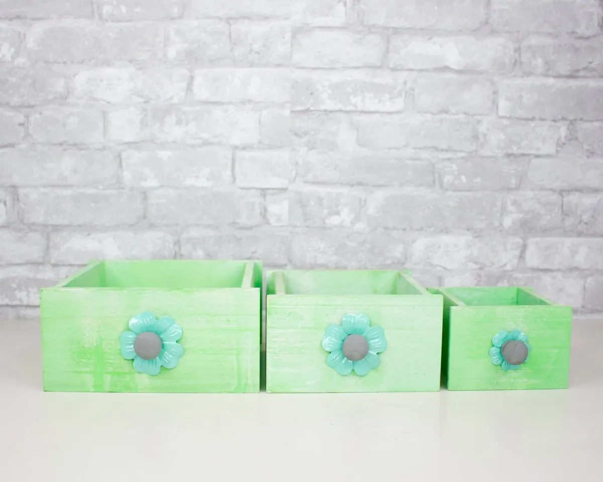 Spring Wood Flower Planter (Multiple Sizes)